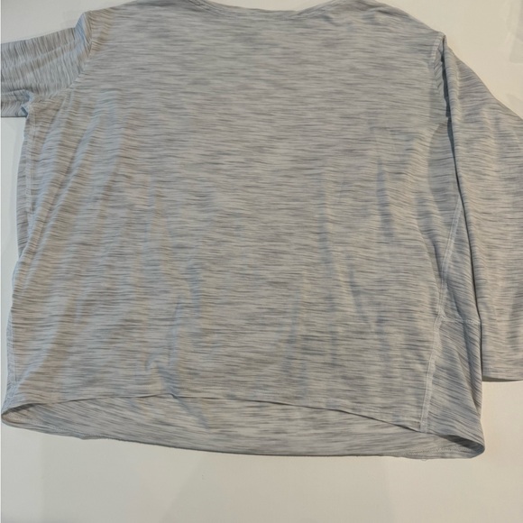 Lululemon back in action long sleeve sz 8, alpine white - Picture 6 of 7